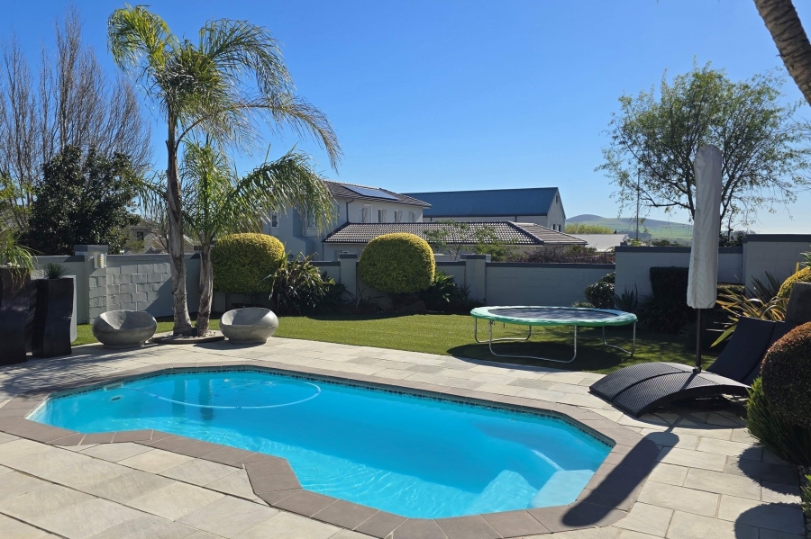 3 Bedroom Property for Sale in Graanendal Western Cape